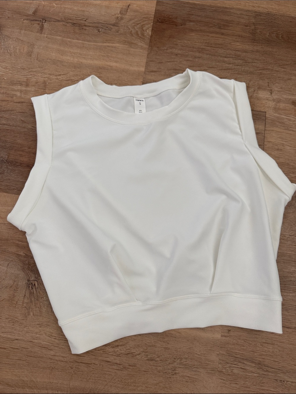 NWOT Halara Women’s White Sleeveless Ribbed Crop Top